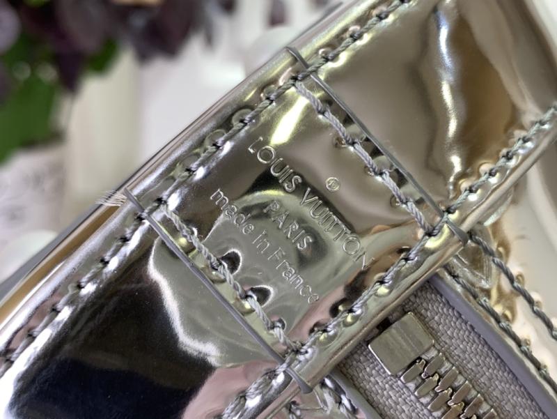 Louis Vuitton Alma BB M26335