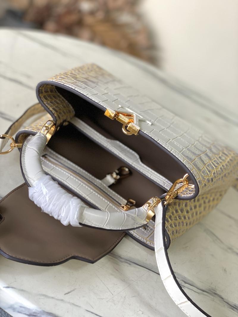 Louis Vuitton Capucines BB N93163