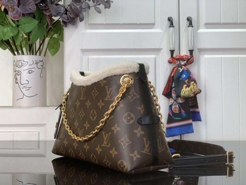 Louis Vuitton CarryAll BB M26568