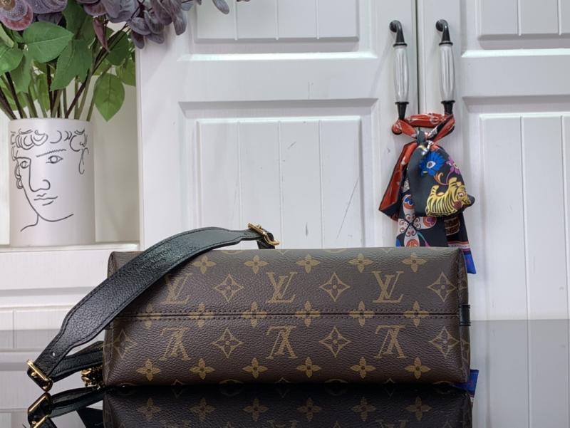 Louis Vuitton CarryAll BB M26568