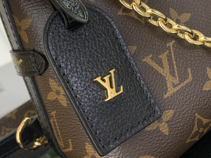 Louis Vuitton CarryAll BB M26568