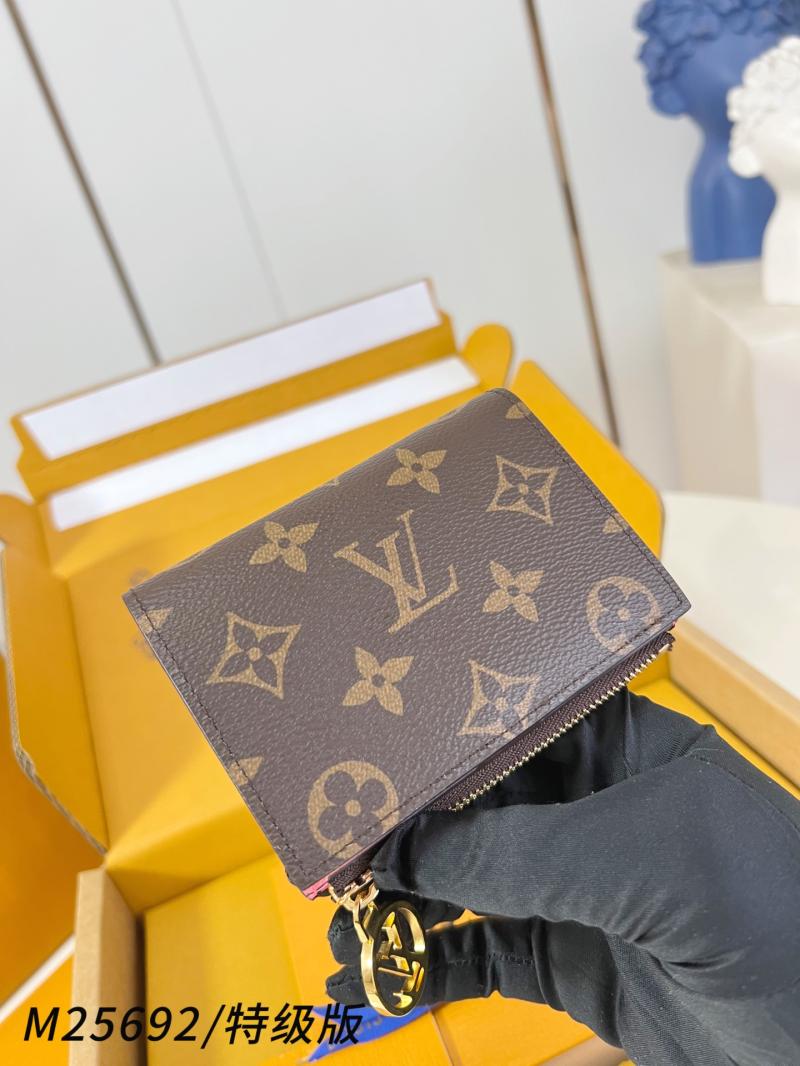 Louis Vuitton Lisa Wallet M25692