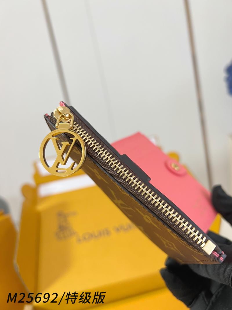 Louis Vuitton Lisa Wallet M25692