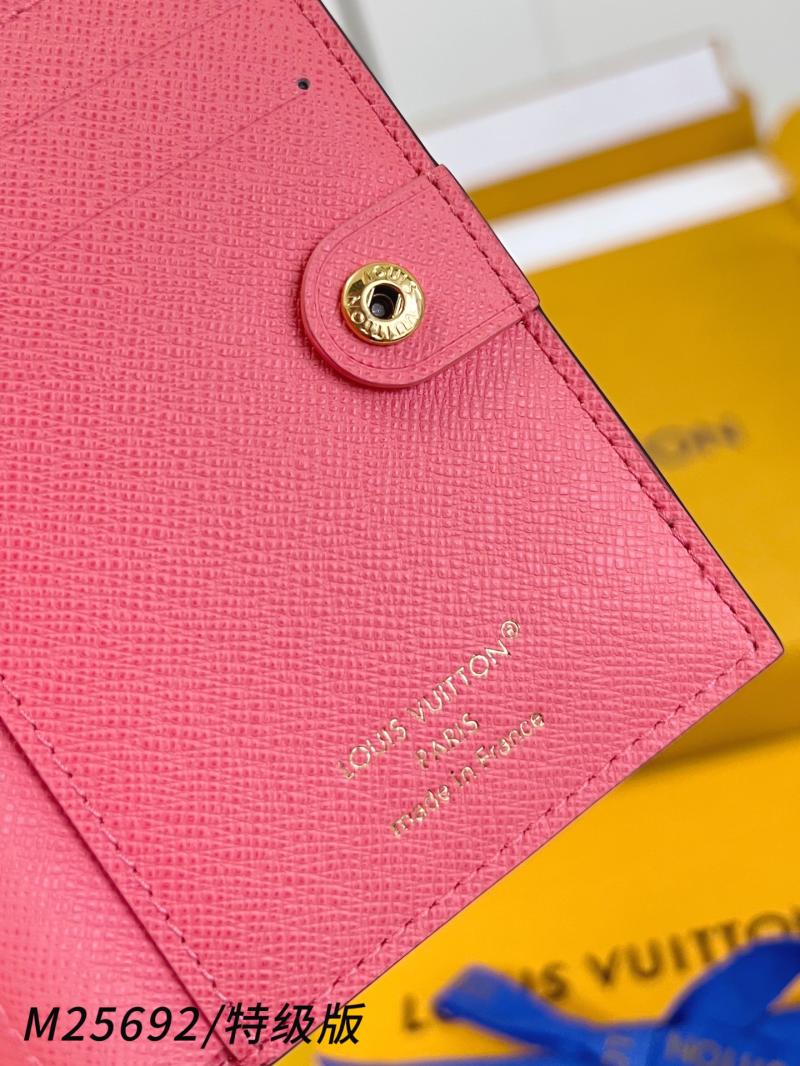 Louis Vuitton Lisa Wallet M25692