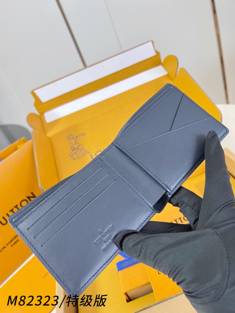 Louis Vuitton Multiple Wallet M82323