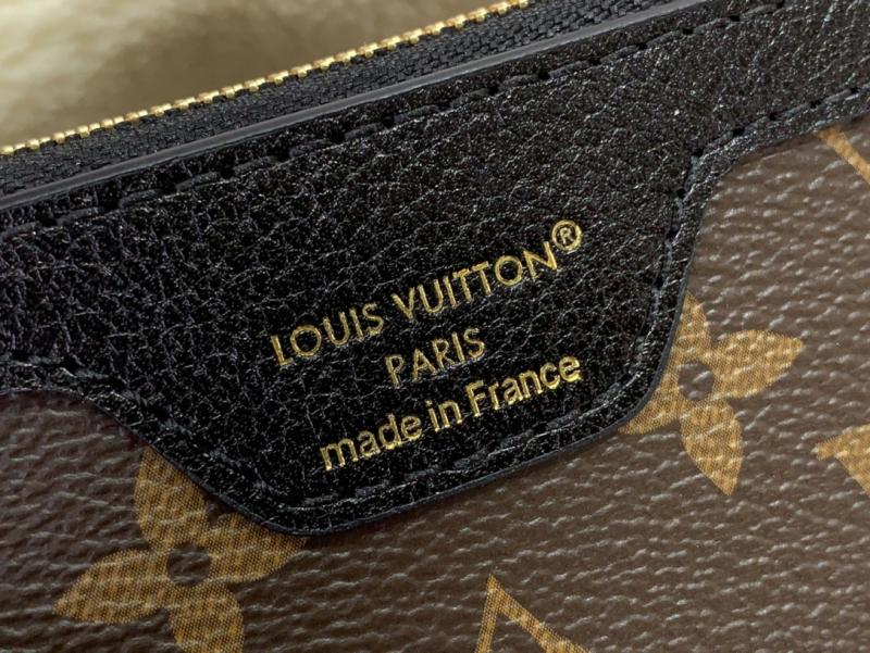 Louis Vuitton Neverfull Bandoulière Inside Out BB M26315