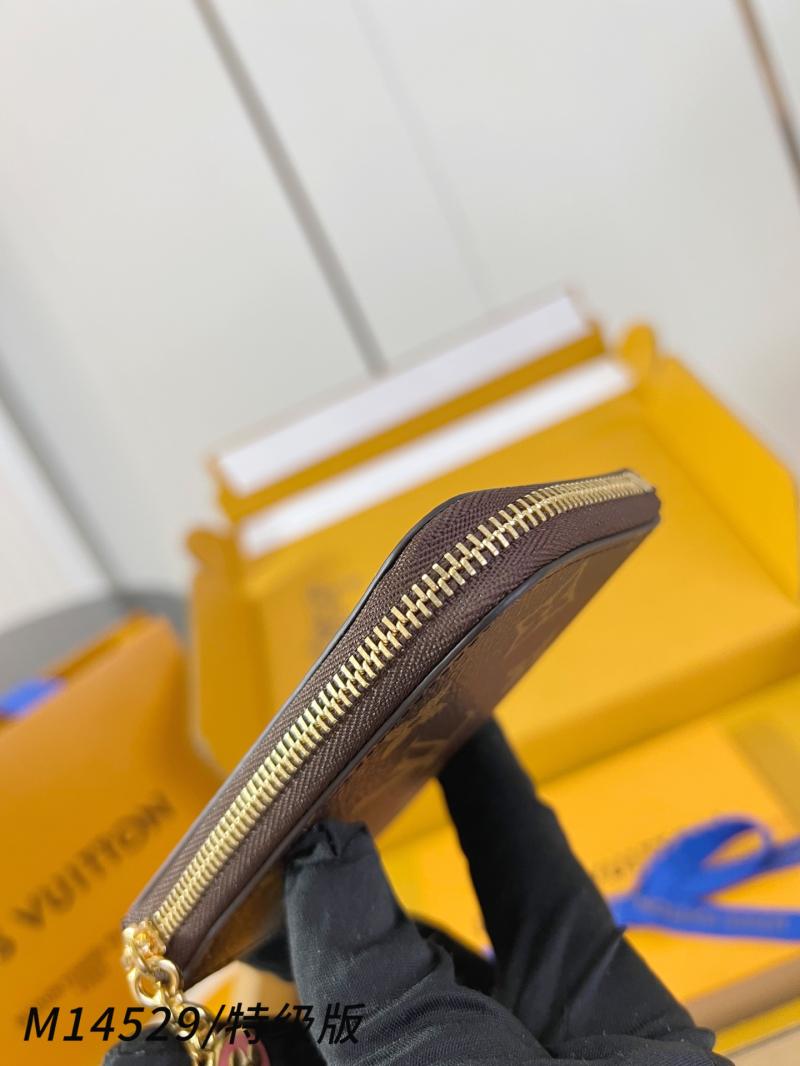 Louis Vuitton Noa Key Holder M14529