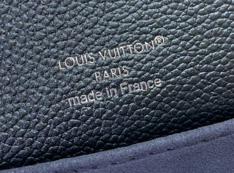 Louis Vuitton Pochette Metis East West Blue M26456