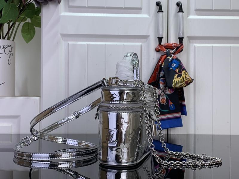 Louis Vuitton Vanity Chain Pouch M26097