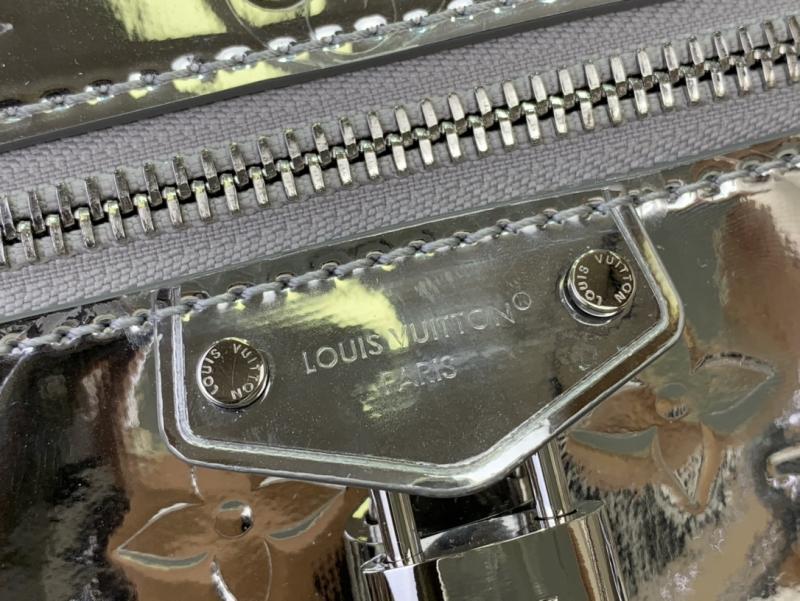 Louis Vuitton Vanity Chain Pouch M26097