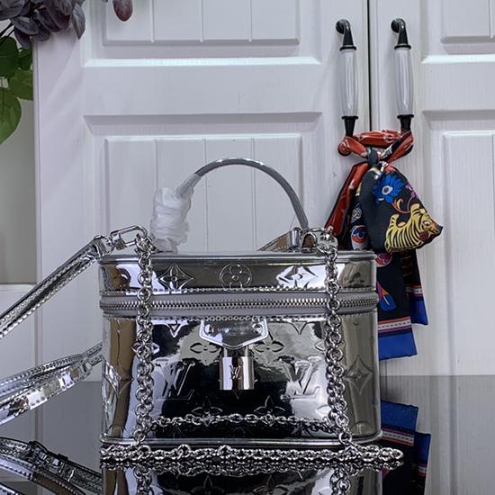 Louis Vuitton Vanity Chain Pouch M26097