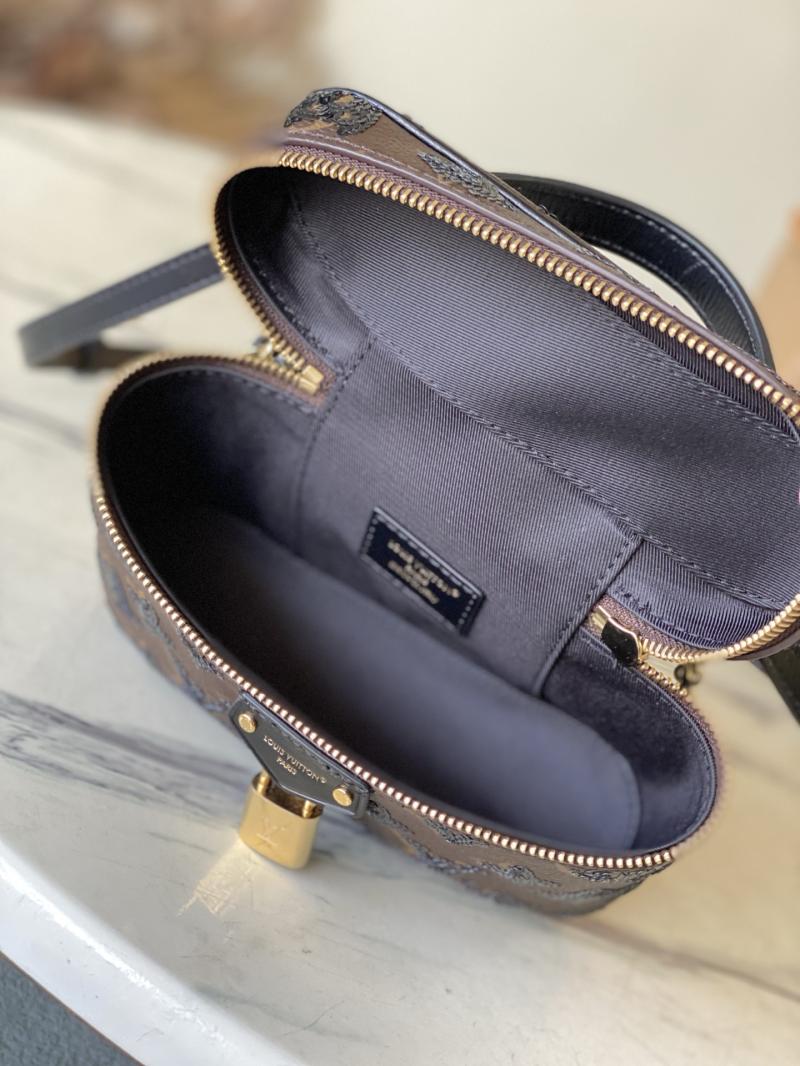 Louis Vuitton Vanity Chain Pouch M27049
