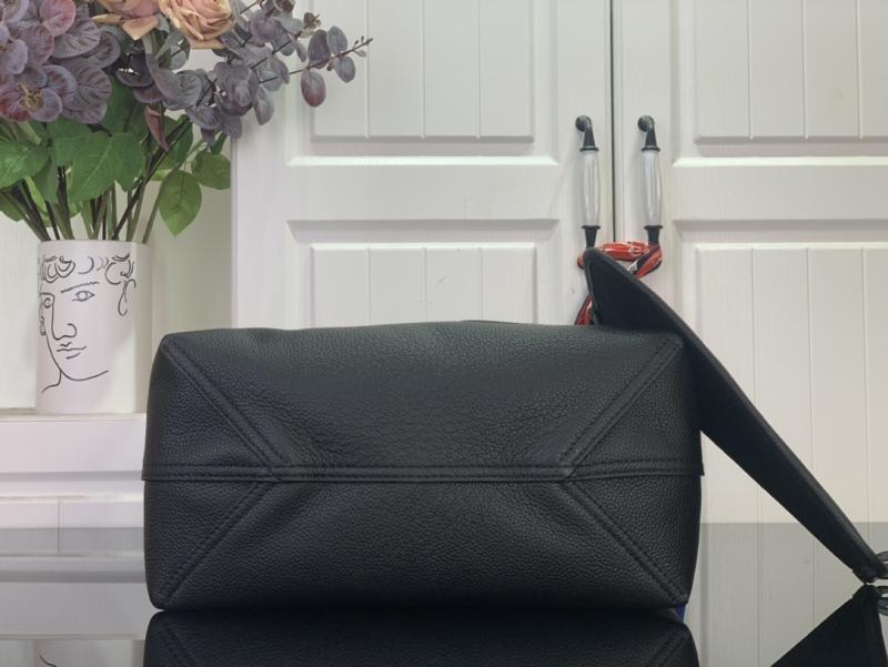Louis Vuitton Verso Hobo Black M27022