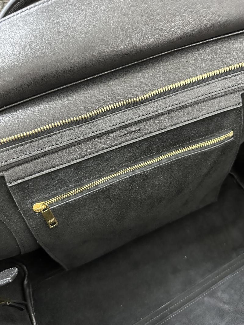 Medium Smiling New Luggage Black 123693