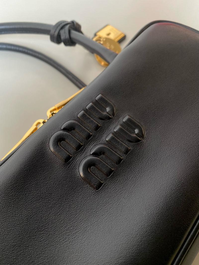 Miu Miu Beau leather Bag Black 5BB173