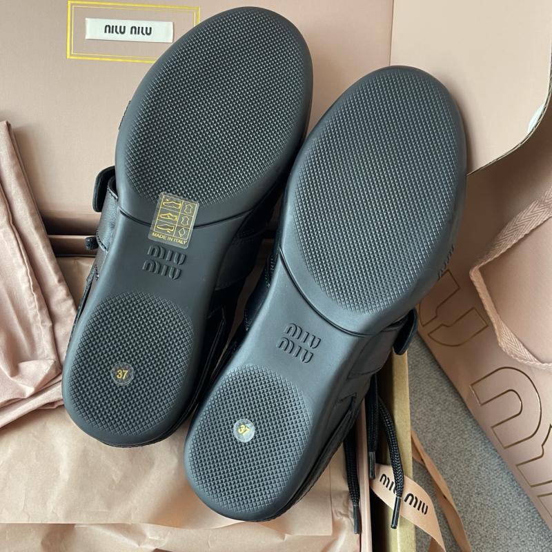 Miu Miu Sneakers DMS11101