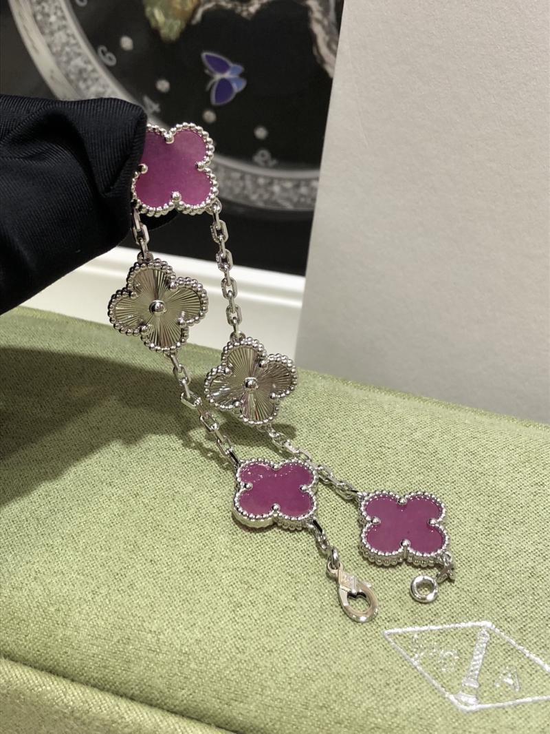 VCA Bracelet YVB102601