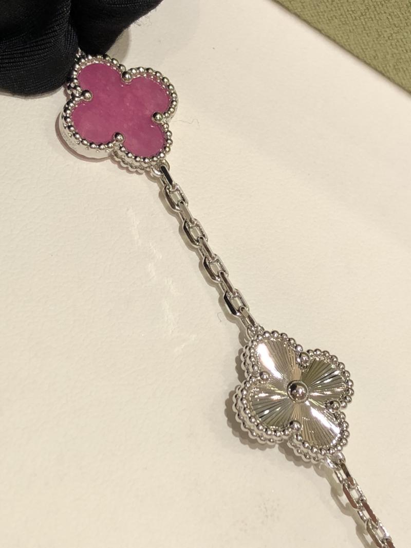 VCA Bracelet YVB102601