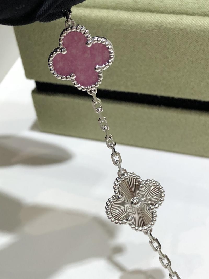 VCA Bracelet YVB102601