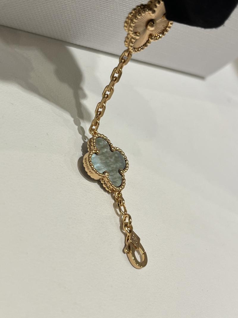 VCA Bracelet YVB102602