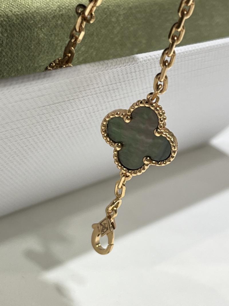 VCA Bracelet YVB102602