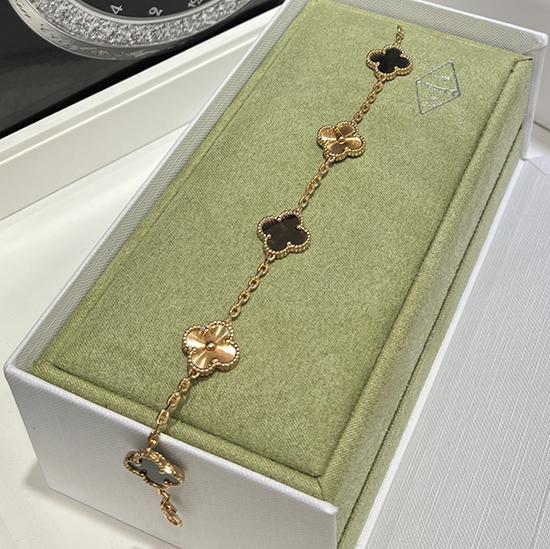 VCA Bracelet YVB102602