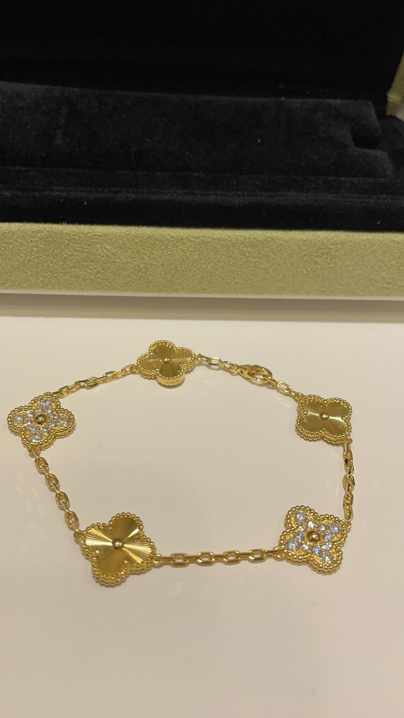 VCA Bracelet YVB102603