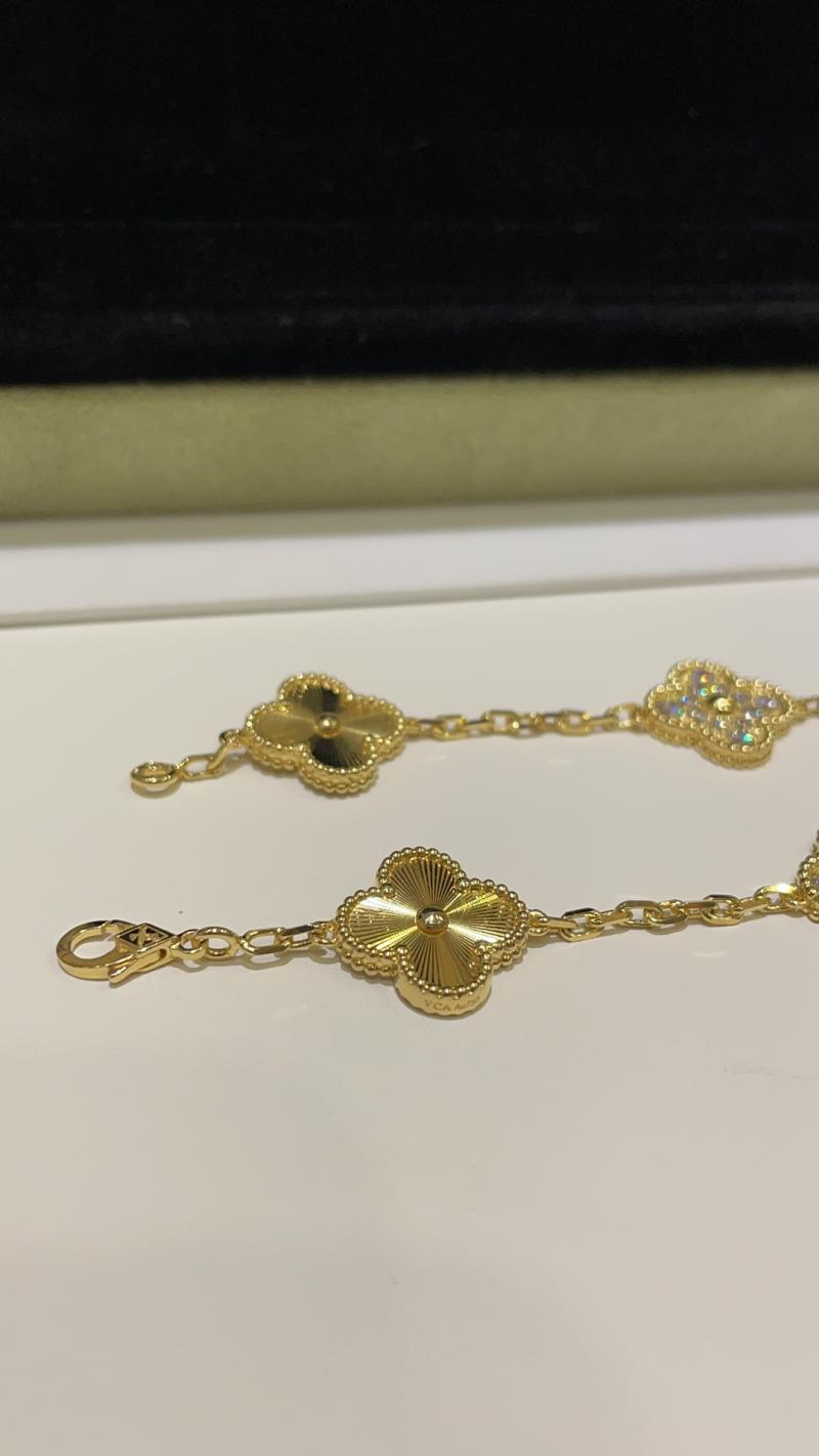 VCA Bracelet YVB102603