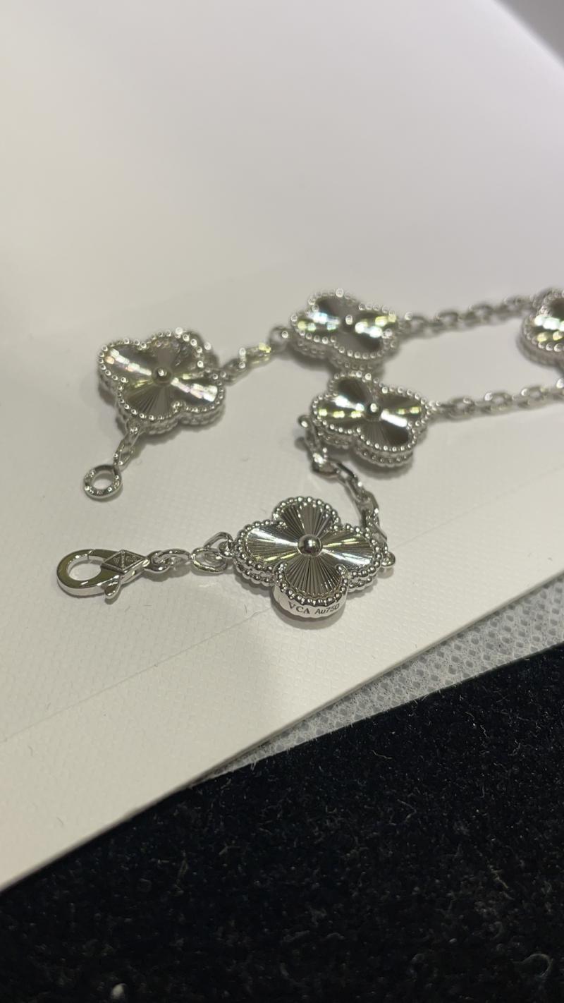 VCA Bracelet YVB102604