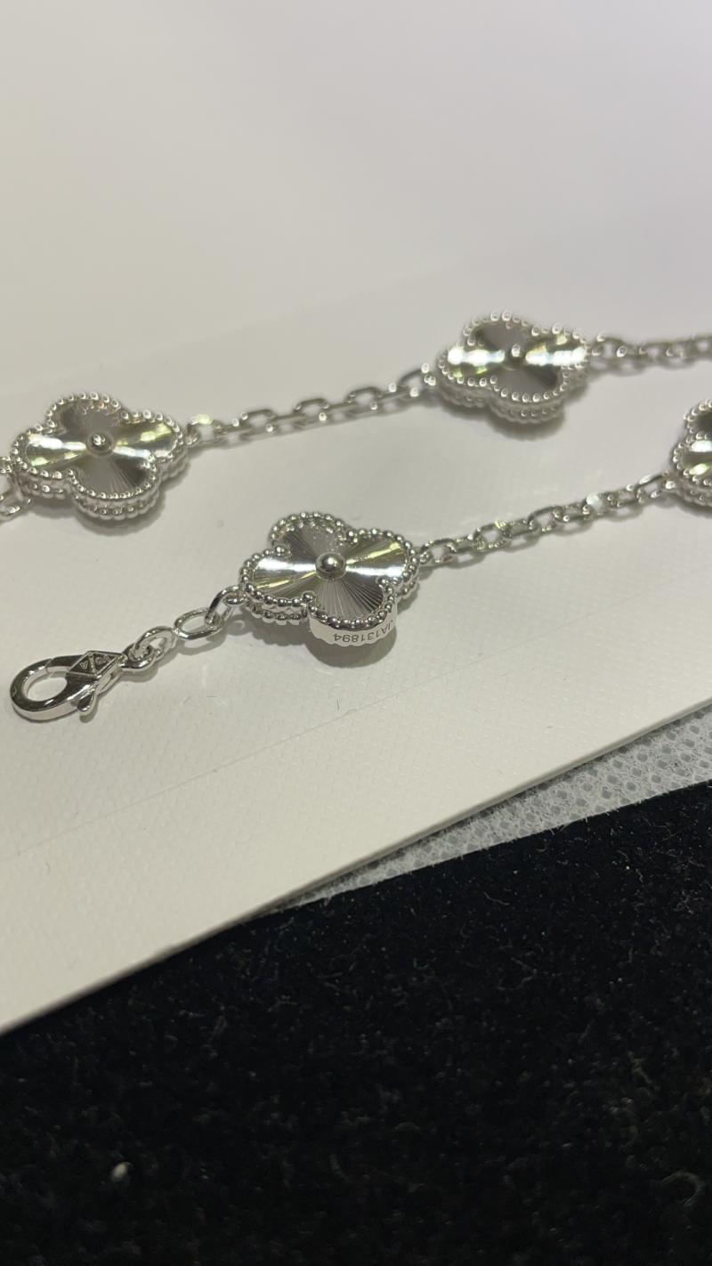 VCA Bracelet YVB102604