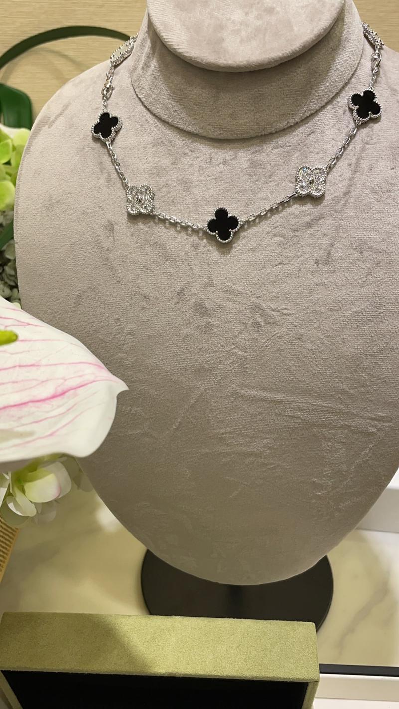 VCA Bracelet YVB102605