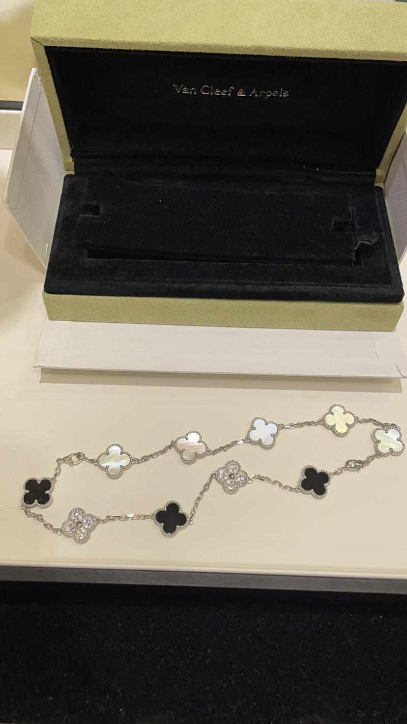 VCA Bracelet YVB102605