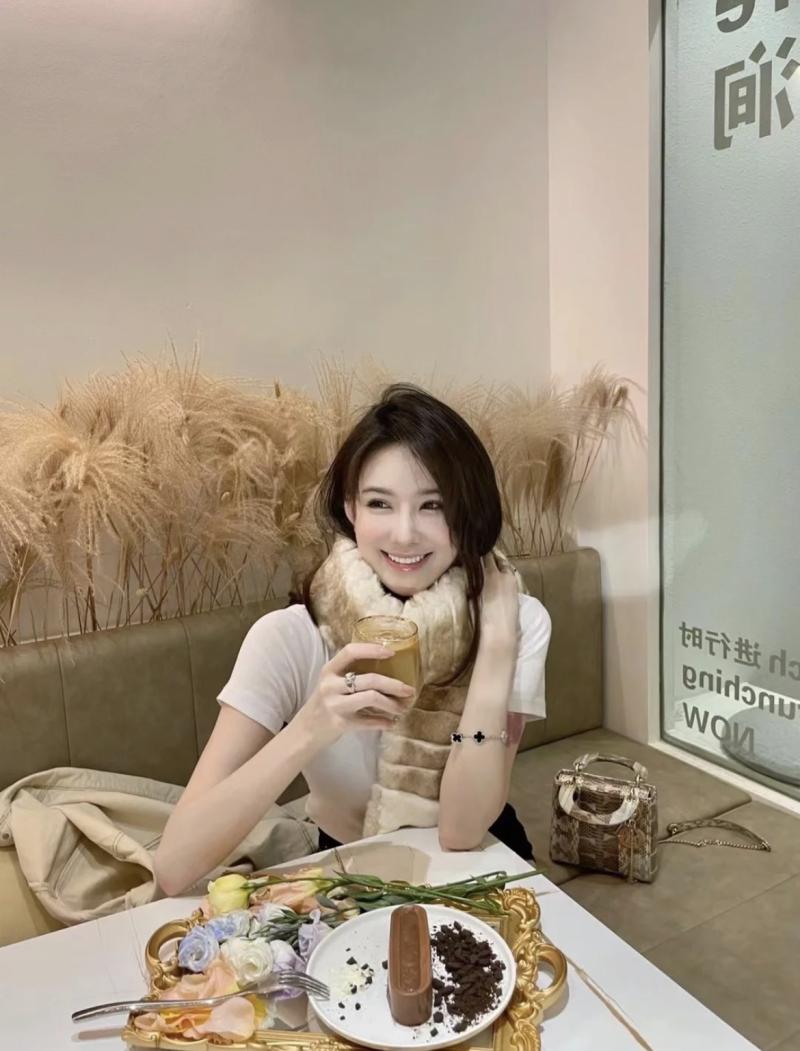 VCA Bracelet YVB102605