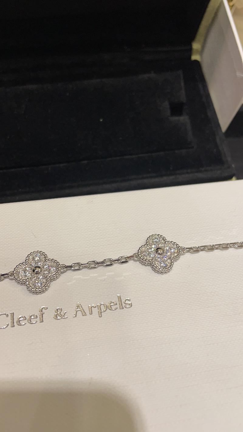 VCA Bracelet YVB102606