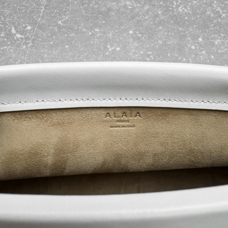 Alaia Le Click Eest West Medium Bag White M4490