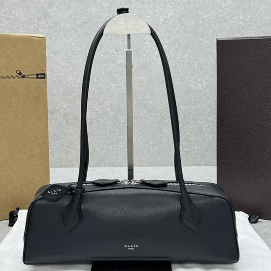 Alaia Le Teckel Shoulder Bag Black L4401