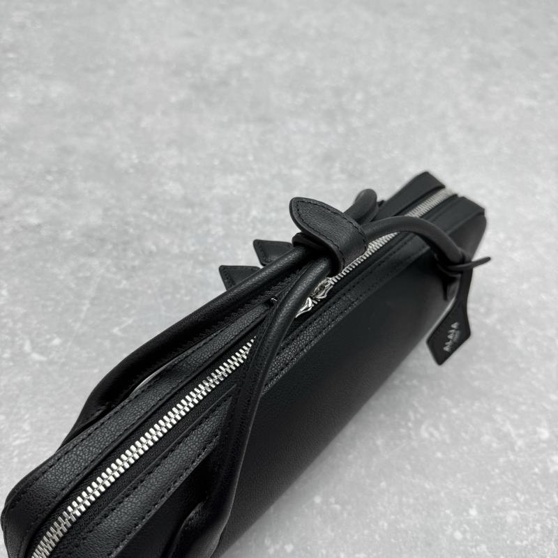 Alaia Le Teckel textured-leather Tote Black AL4499