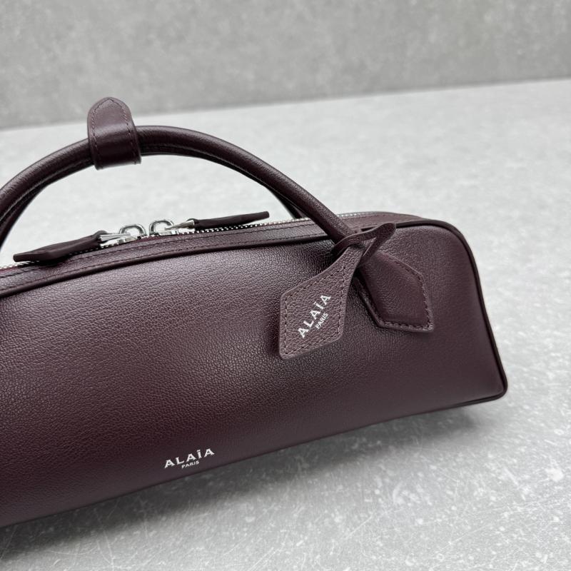 Alaia Le Teckel textured-leather Tote Burgundy AL4499