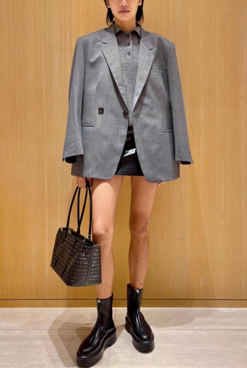 Alaia Neo Mina 32 Leather Tote Bag Black AL4422