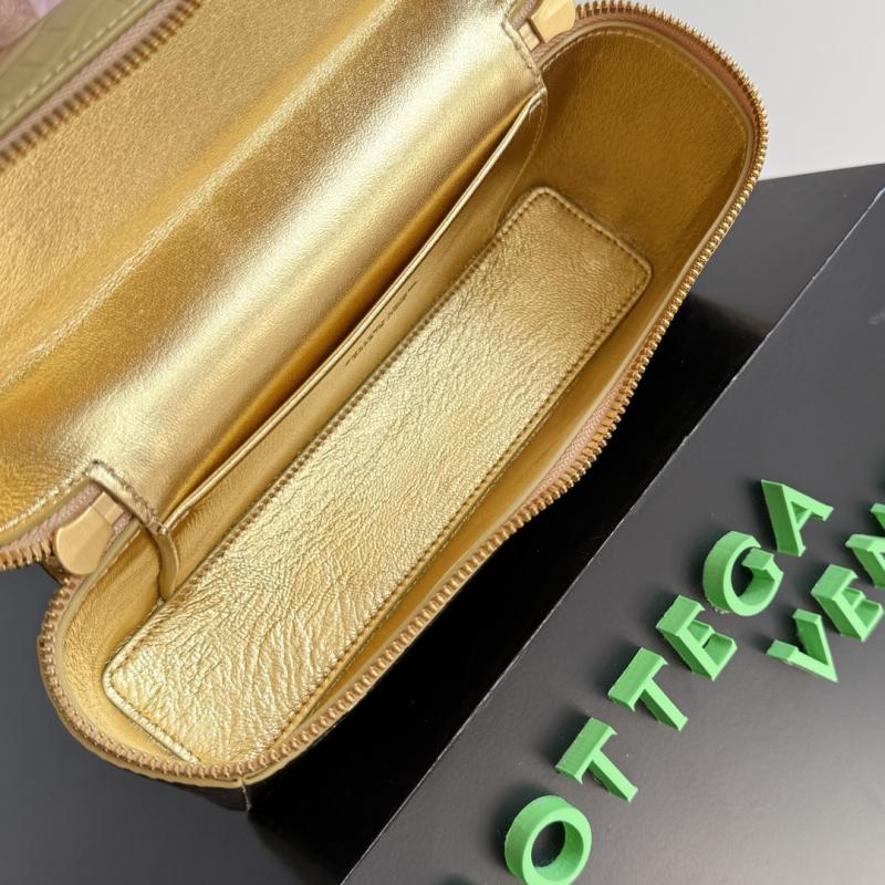Bottega Veneta Bang Bang Vanity Case Gold B789109