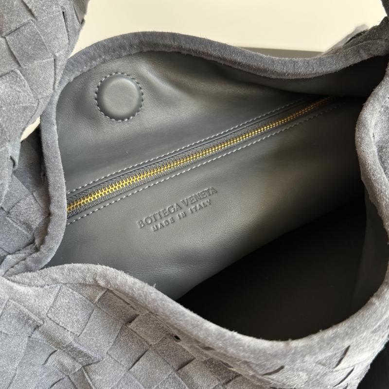 Bottega Veneta Suede Hop Graphite 796262