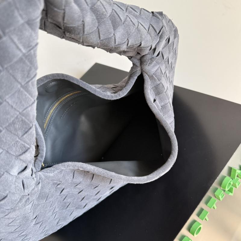 Bottega Veneta Suede Hop Graphite 796262