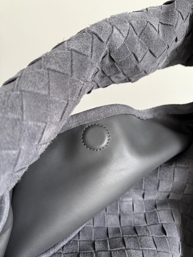 Bottega Veneta Suede Large Hop Graphite 763970