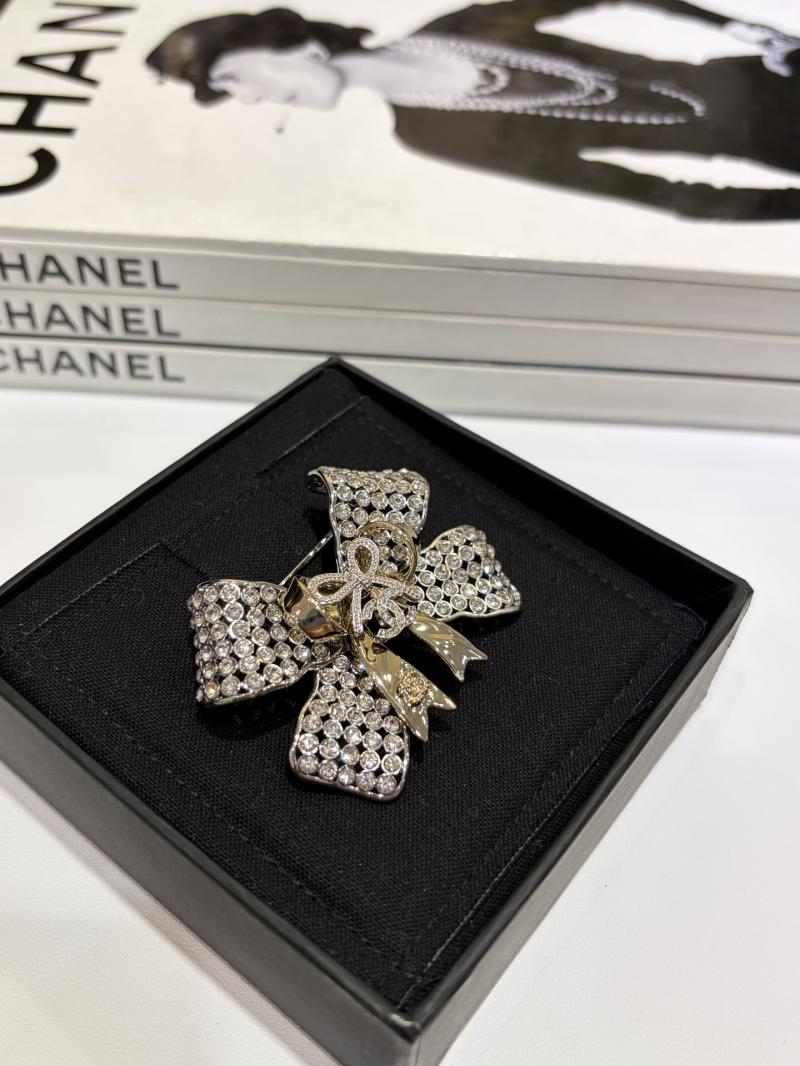 Chanel Brooch YCB112901