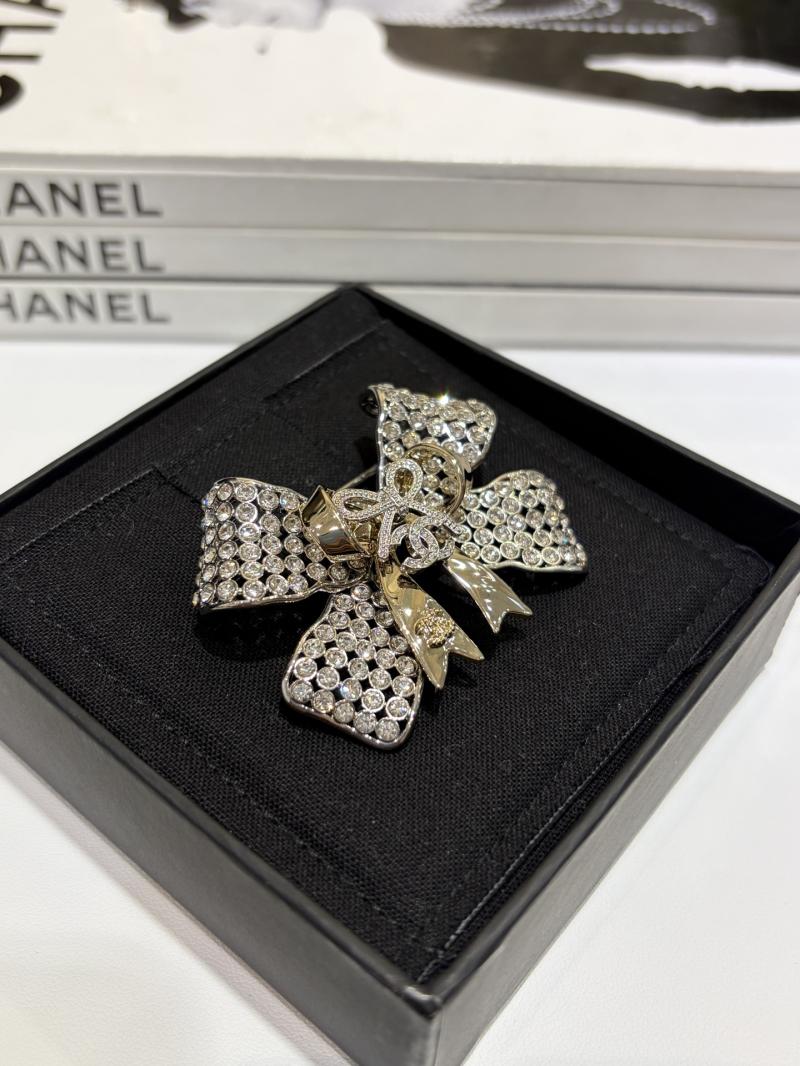 Chanel Brooch YCB112901