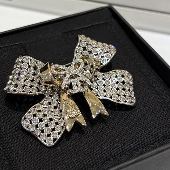 Chanel Brooch YCB112901