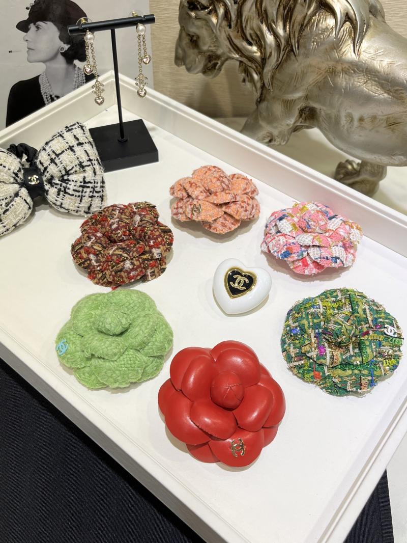 Chanel Brooch YCB120202