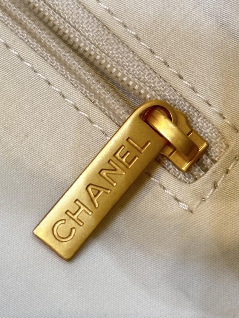 Chanel Hobo Handbag White AS5976