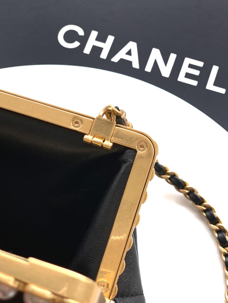 Chanel Lambskin Clutch Black AS5912