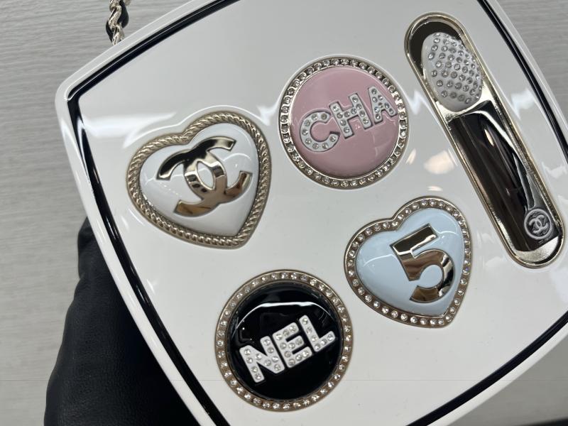Chanel Makeup Palette Minaudiere White AS5652